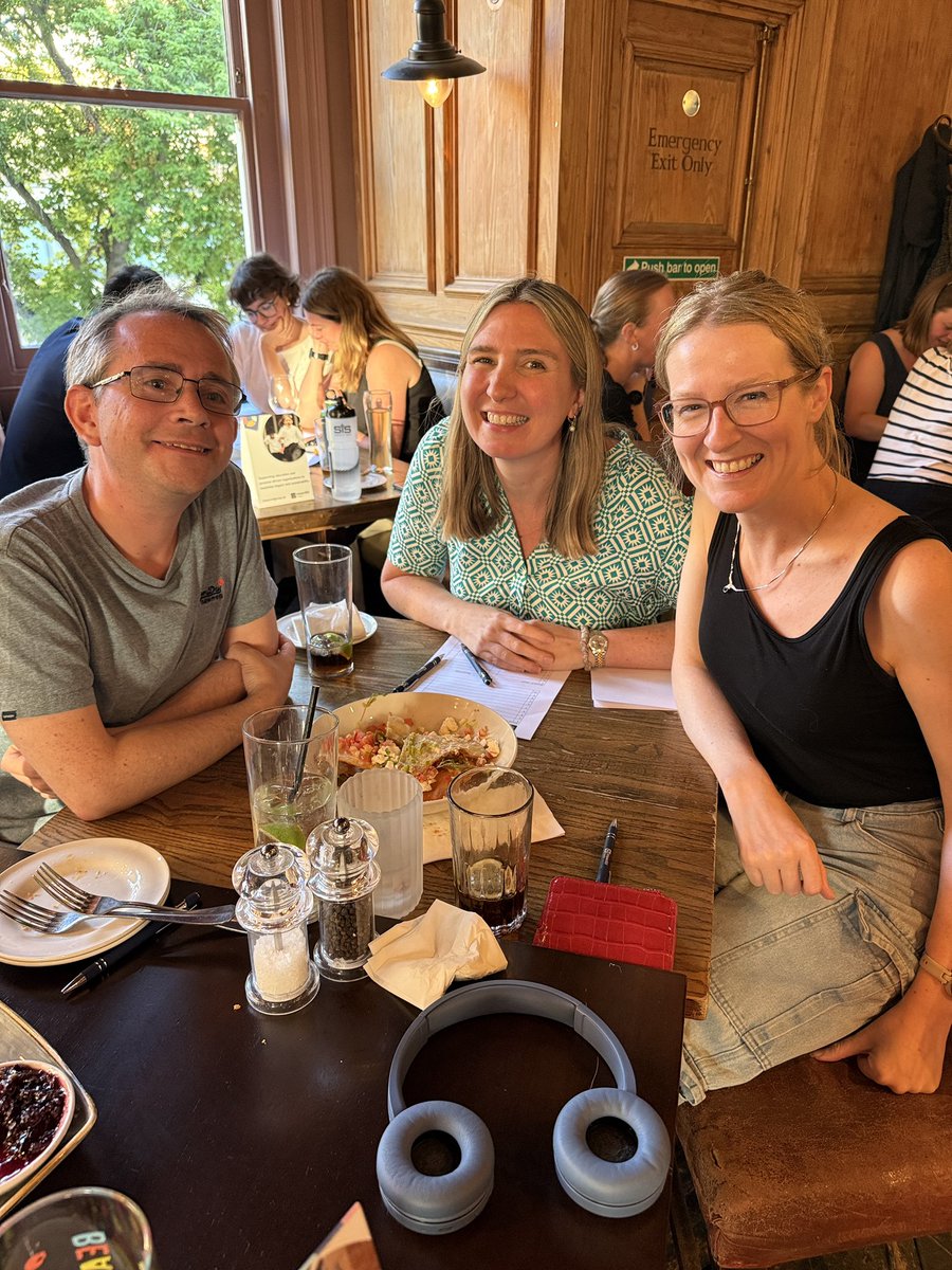NPorter_'s tweet image. Education quiz dream team!
Sadly ROBBED by a number of not sufficiently educationy enough questions…
Thanks for all the deep fried cheese though @ImpactEd_Group. And the collective smarts of @miss_mcinerney and @Samfr