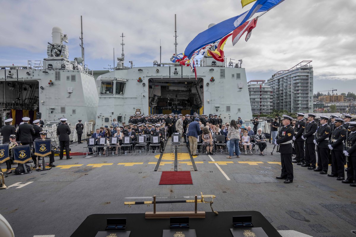 RoyalCanNavy's tweet photo. Pacific Fleet: your turn! π«‘
We proudly presented the Battle Honour LIBYA, 2011 to #HMCSVancouver today, in recognition of the shipβs outstanding service during #OpMOBILE. https://t.co/wuPGzTPB8B