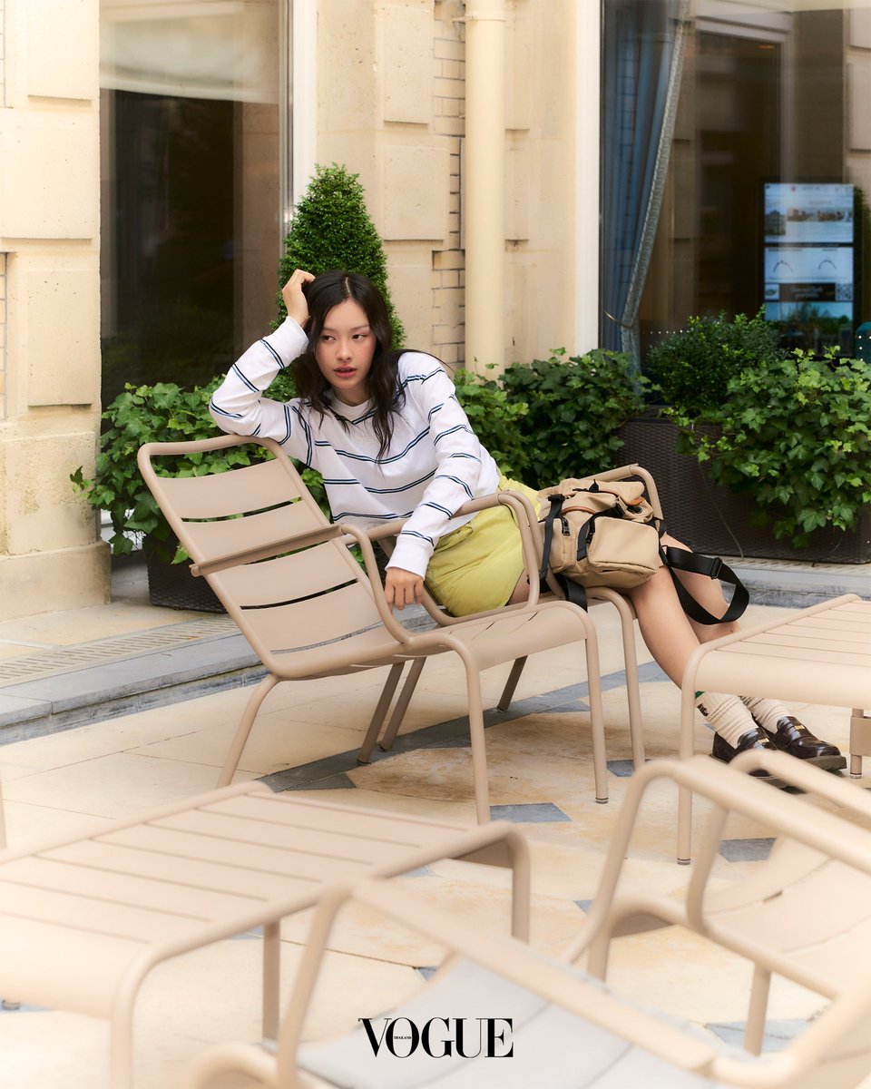 Vogue Thailand (@voguethailand) on Twitter photo #VogueExclusive เปิดภาพวันสบายๆ ณ กรุงปารีส ของ มิ้ลค์-พรรษา วอสเบียน <a href="/panlyyy/">Milk (มิ้ลค์)</a> กับลุคจากแบรนด์ <a href="/OnitsukaTiger/">onitsukatiger</a> ที่โดดเด่นด้วยชุดลำลองกลิ่นอายสปอร์ตทั้งเสื้อแขนยาวลายทางสีขาวสลับฟ้า กระโปรงเดนิมสีเหลือง พร้อมด้วยรองเท้าหนังสีน้ำตาล #VogueExclusive เปิดภาพวันสบายๆ ณ กรุงปารีส ของ มิ้ลค์-พรรษา วอสเบียน <a href="/panlyyy/">Milk (มิ้ลค์)</a> กับลุคจากแบรนด์ <a href="/OnitsukaTiger/">onitsukatiger</a> ที่โดดเด่นด้วยชุดลำลองกลิ่นอายสปอร์ตทั้งเสื้อแขนยาวลายทางสีขาวสลับฟ้า กระโปรงเดนิมสีเหลือง พร้อมด้วยรองเท้าหนังสีน้ำตาล