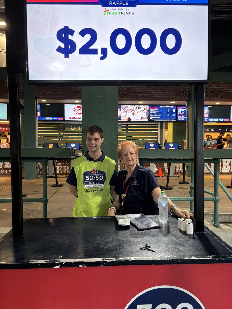 CatherinVaritek's tweet image. All right people. It’s Trevor time! He is working again tonight so support the 50/50 raffle and @RedSoxFund. And if you aren’t at the game, fans in MA can buy a raffle ticket at home here at RedSox.com/5050
❤️ 49 ❤️