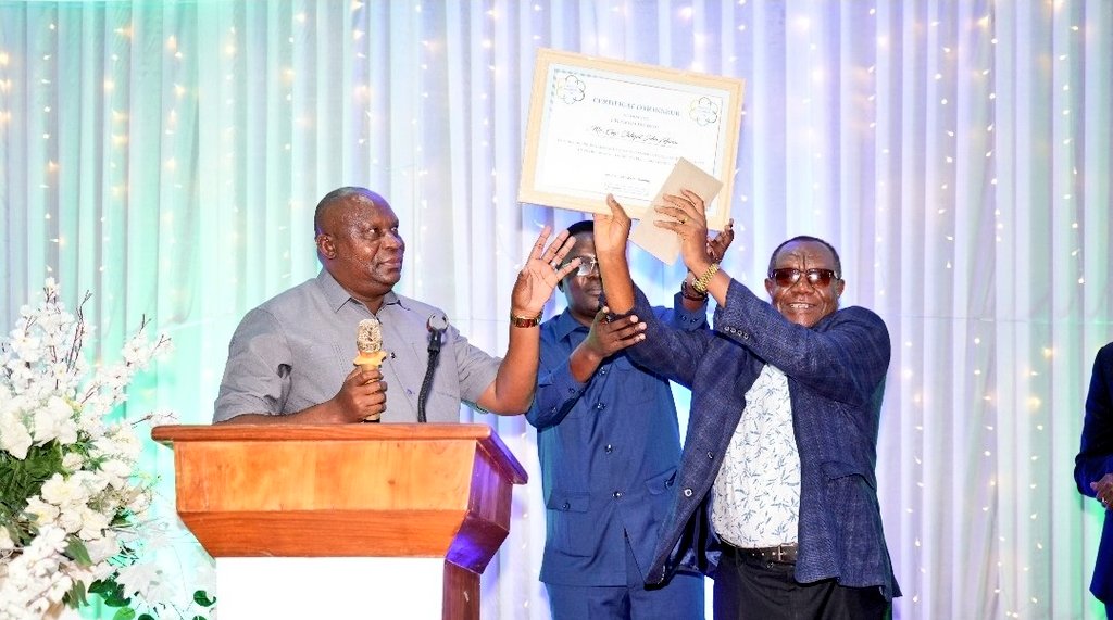 🌟Congratulations to all other honored for making IHL dream real.Even if the sea were ink or the clouds paper,they’d run dry before telling your full story. Kudos to the CEOIHL — a rare visionary who honors his team.🙏
#Gratitude #VisionAndTeamwork #IFLLaunch2025 #ITRACOMFamily