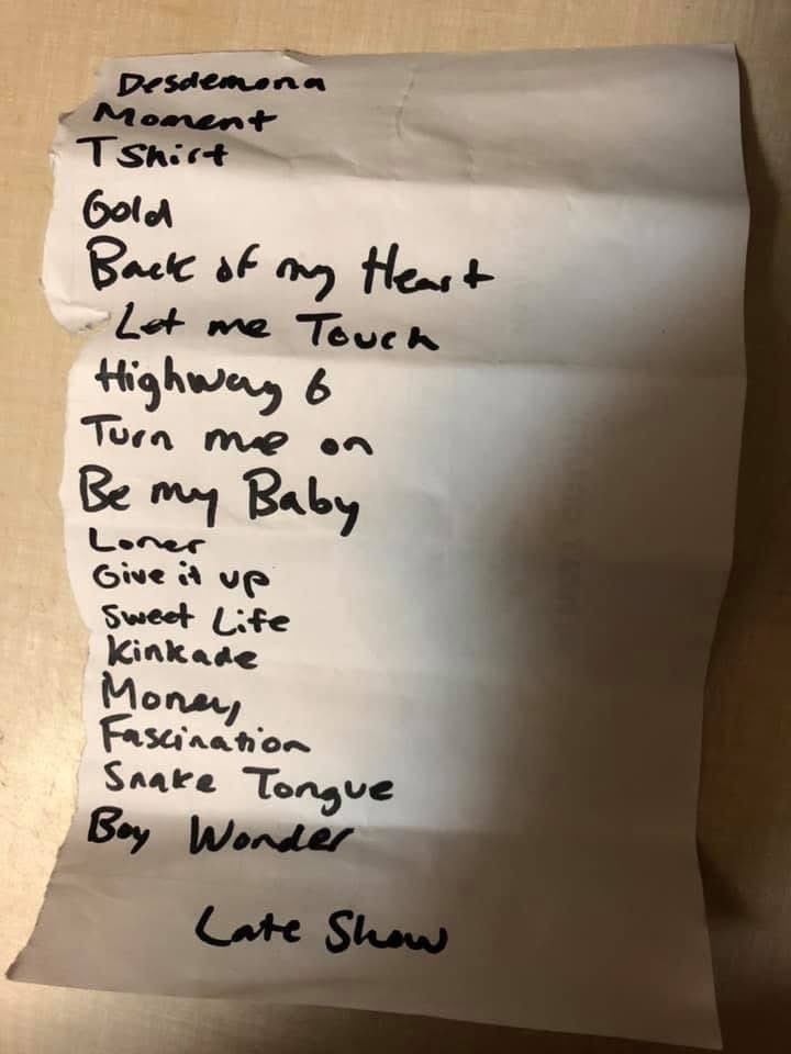 _EmAnne's tweet image. Got a notification it was 6 years ago today that I met @thebeaches for the first time 🥰 they did 2 back to back shows in NB and I was front row for both! Reminiscing over this set list 🥹