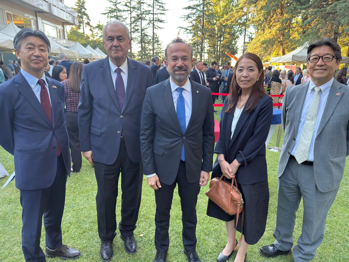 Mesut Güner (@profmguner) on Twitter photo Japonya’nın Türkiye Büyükelçisi Sn. Katsumata Takahiko’nun davetiyle Japon Öz Savunma Kuvvetleri Günü Resepsiyonu’na katıldık.
Milli Savunma Bakanımız Sn. Yaşar Güler’in de teşrif ettiği bu anlamlı geceye ev sahipliği için Sn. Büyükelçiye teşekkür ederim. 🇯🇵🇹🇷
<a href="/turkjaponuniv/">Türk-Japon Bilim ve Teknoloji Üniversitesi</a> Japonya’nın Türkiye Büyükelçisi Sn. Katsumata Takahiko’nun davetiyle Japon Öz Savunma Kuvvetleri Günü Resepsiyonu’na katıldık.
Milli Savunma Bakanımız Sn. Yaşar Güler’in de teşrif ettiği bu anlamlı geceye ev sahipliği için Sn. Büyükelçiye teşekkür ederim. 🇯🇵🇹🇷
<a href="/turkjaponuniv/">Türk-Japon Bilim ve Teknoloji Üniversitesi</a>