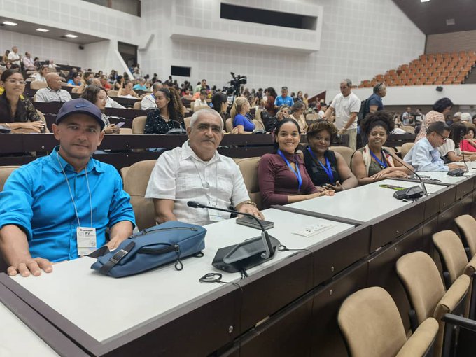 LuisaFyF's tweet photo. Se realiza en el Palacio de las Convenciones la XV Convención Internacional sobre Medio Ambiente y Desarrollo Cubambiente 2025, y allí nos representa Enrique Moreno, Especialista en Telemática de Operaciones de la Red. https://t.co/AoE5TfjADn
