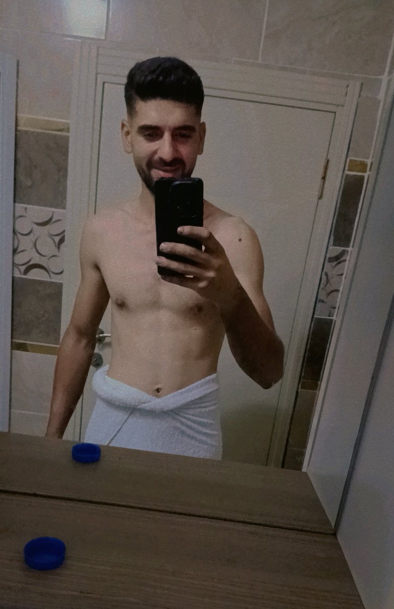 İlişkilerde yokum ama gecelik maceralarda uzmanım 🕶️🌃.”
