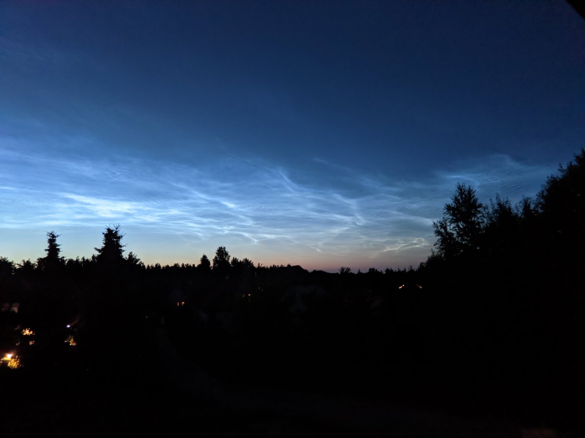 Czy to są te całe obłoki srebrzyste? Jeżeli tak, to ten dzień ma prawie wszystko, żeby go nazwać idealnym na Pomorzu.