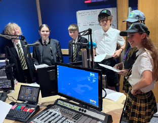 athenalearning_'s tweet image. Year 7s from Pool Academy made broadcast history at Greatest Hits Radio (formerly Pirate FM), becoming the last voices recorded at the studio before its move! They recorded their Open Evening ad (25 Sept), learned how radio ads are made &amp;amp; made memories for life!  #OpenEvening