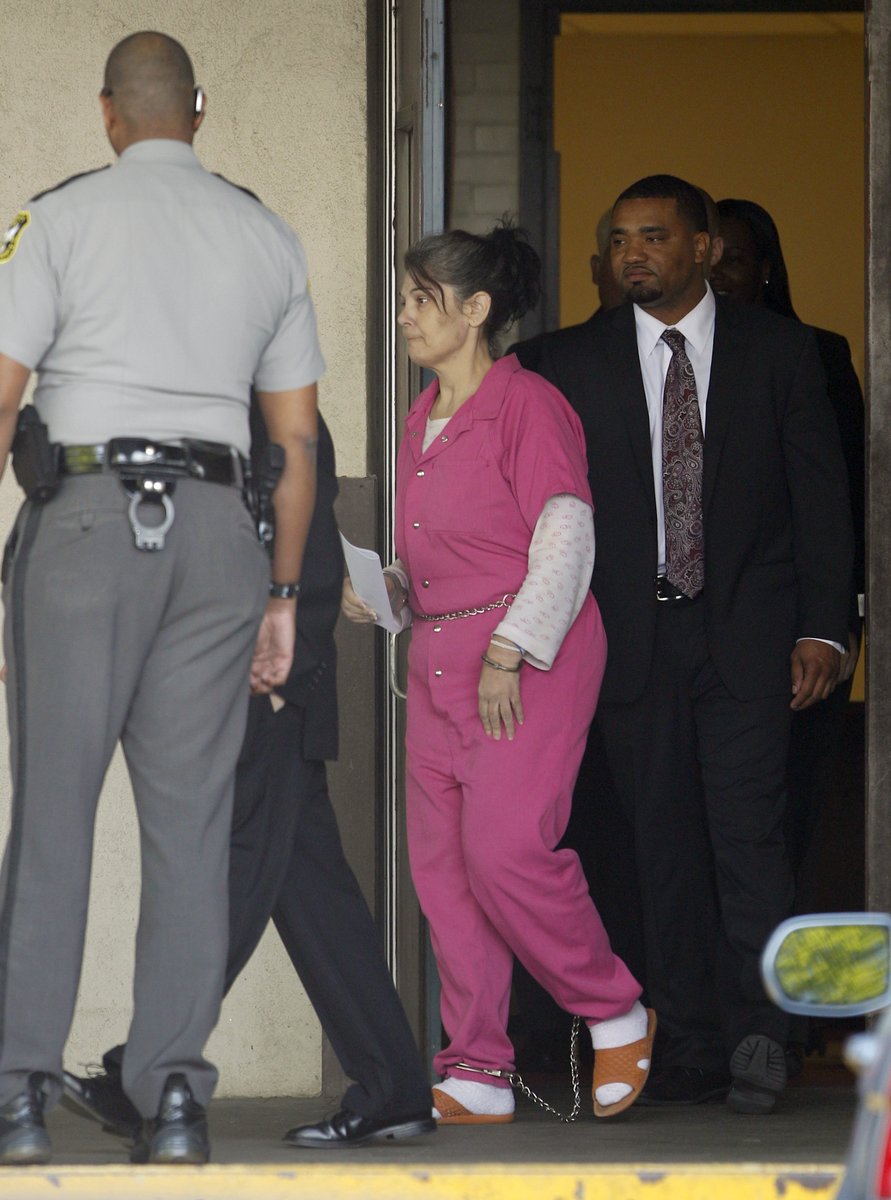 Queen_City_News's tweet image. NEW DETAILS | #Hickory woman transferred to federal prison after serving time for murder of 10-year-old stepdaughter Zahra Baker

Latest in this case &amp;gt;&amp;gt;&amp;gt; qcnews.com/news/u-s/north…