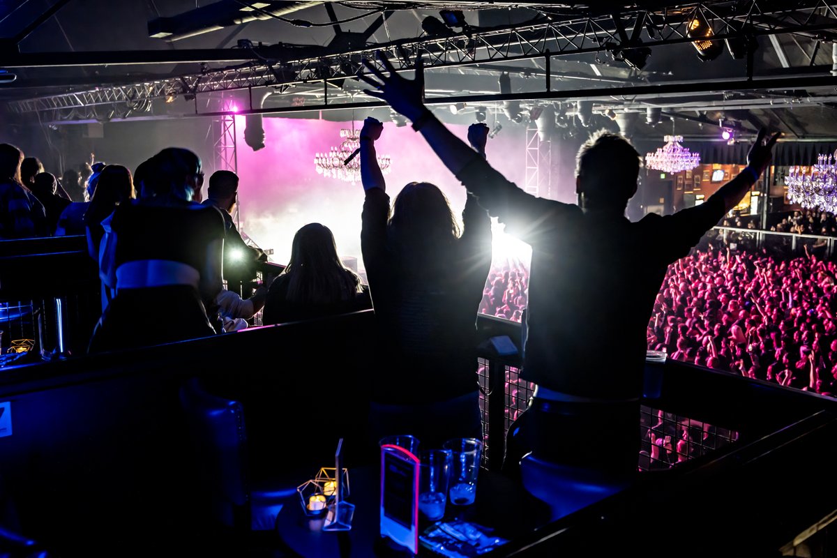 FillmoreDEN's tweet image. Elevate your concert experience all year long with the best seats (and only 😉 ) seats in the house, private bar, exclusive venue entrance and more! Choose your shows, and get the full VIP treatment every time you come to the Fillmore. Want more info? 👉 bit.ly/4nAtd3G