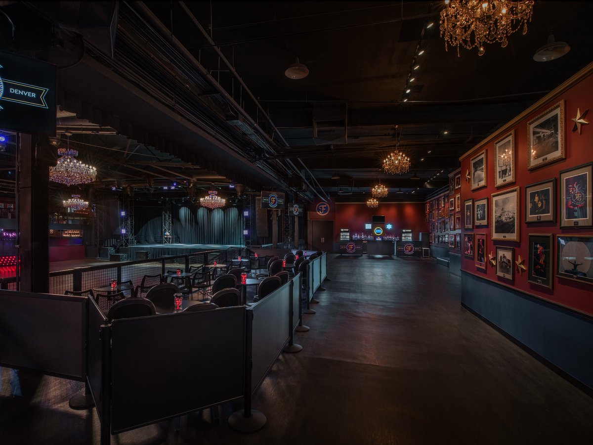FillmoreDEN's tweet image. Elevate your concert experience all year long with the best seats (and only 😉 ) seats in the house, private bar, exclusive venue entrance and more! Choose your shows, and get the full VIP treatment every time you come to the Fillmore. Want more info? 👉 bit.ly/4nAtd3G