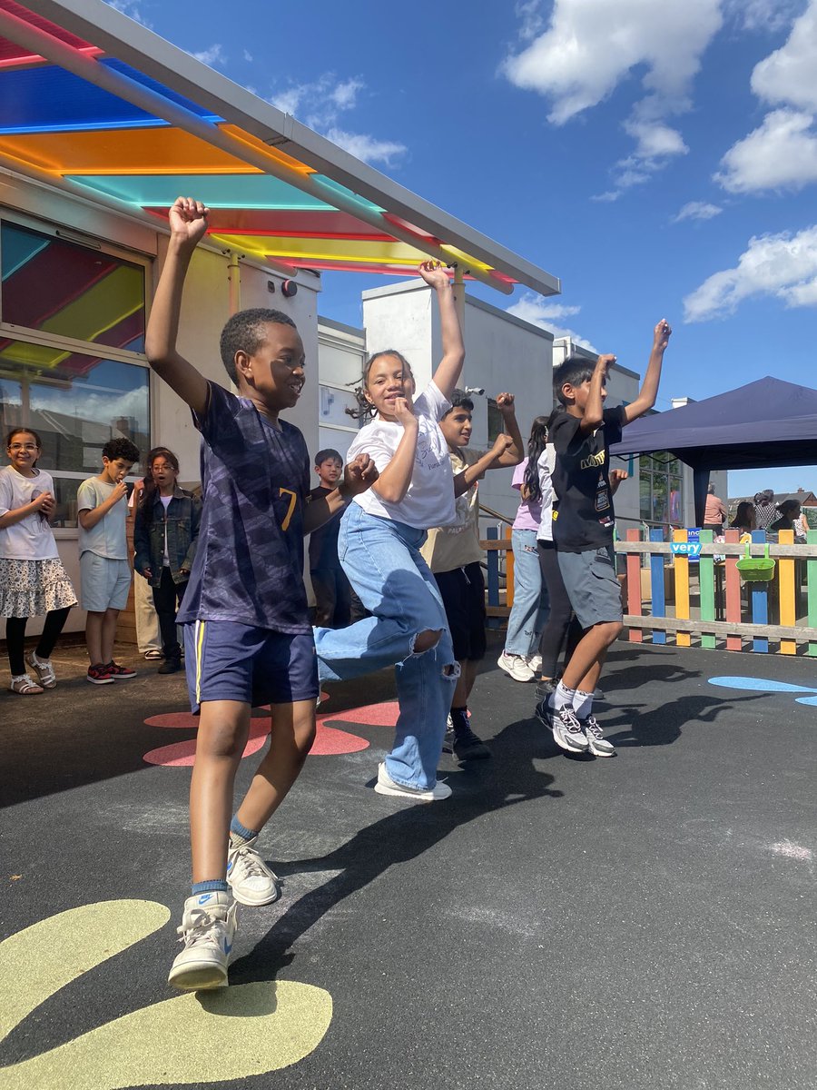 Miss Kingston (@misskingtindal) on Twitter photo 🌈 Our final performance of the day! 🌈
💃🏻 🕺🏻 Our #TindalDanceOff winners and our ukulele players performed for parents and the community at our Summer Fair. 🎶
<a href="/arktindal/">Ark Tindal</a> #TeamTindal <a href="/ARKSchoolsMusic/">ArkSchoolsMusic</a> <a href="/RTMusicUK/">Restore The Music UK</a> 🌈 Our final performance of the day! 🌈
💃🏻 🕺🏻 Our #TindalDanceOff winners and our ukulele players performed for parents and the community at our Summer Fair. 🎶
<a href="/arktindal/">Ark Tindal</a> #TeamTindal <a href="/ARKSchoolsMusic/">ArkSchoolsMusic</a> <a href="/RTMusicUK/">Restore The Music UK</a>