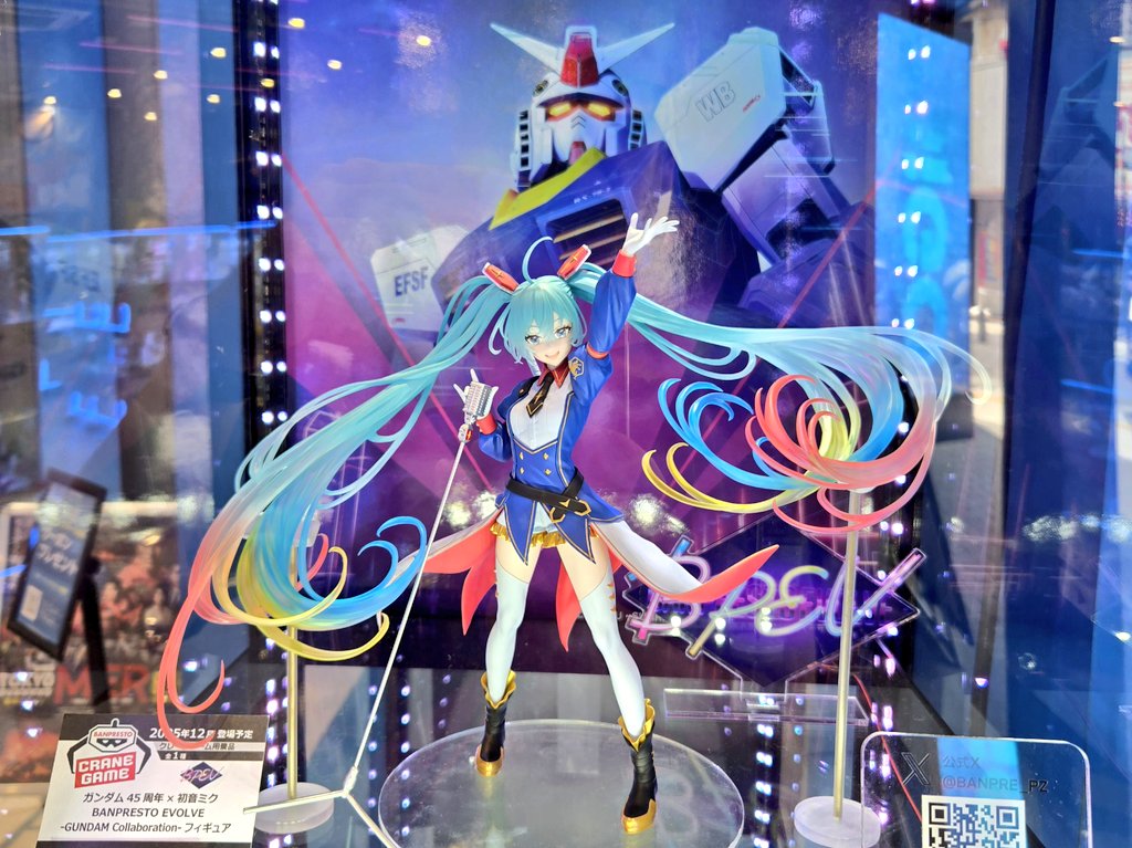おはようございます 池袋GiGO総本店で展示中のガンダム45周年×初音ミク