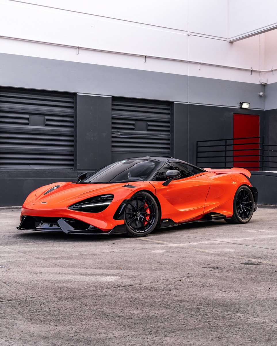 KFLETCH___'s tweet image. New work for McLaren. This proper 765LT. Yes the air freshener is real, enjoy