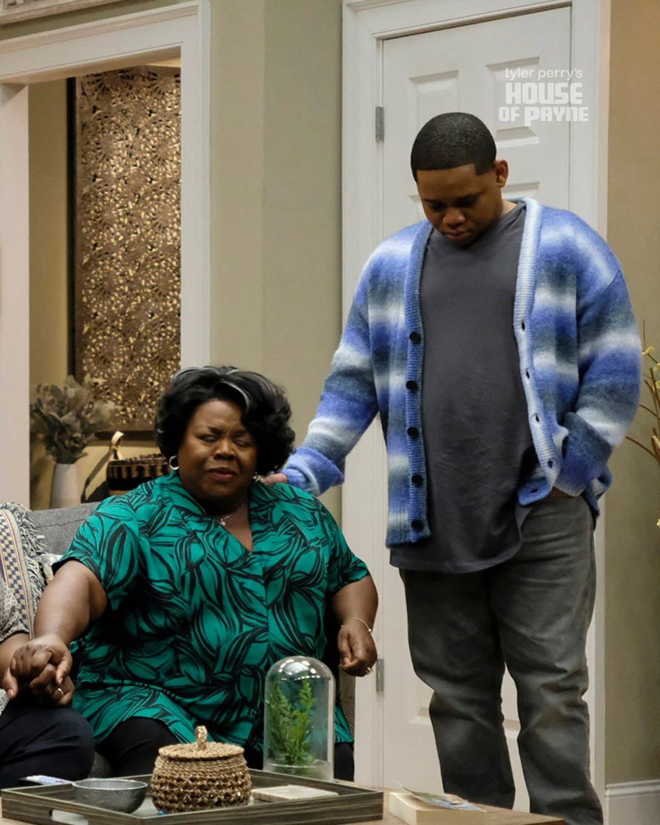HouseofpayneNeT's tweet photo. FIRST LOOK: It’s a spiritual night in the Payne household. When tragedy hits, the family turns to faith. 🙏🏾 

Don’t miss #houseofpayne stunning midseason finale tonight at 9/8c on BET. https://t.co/gBOVuGZrSB