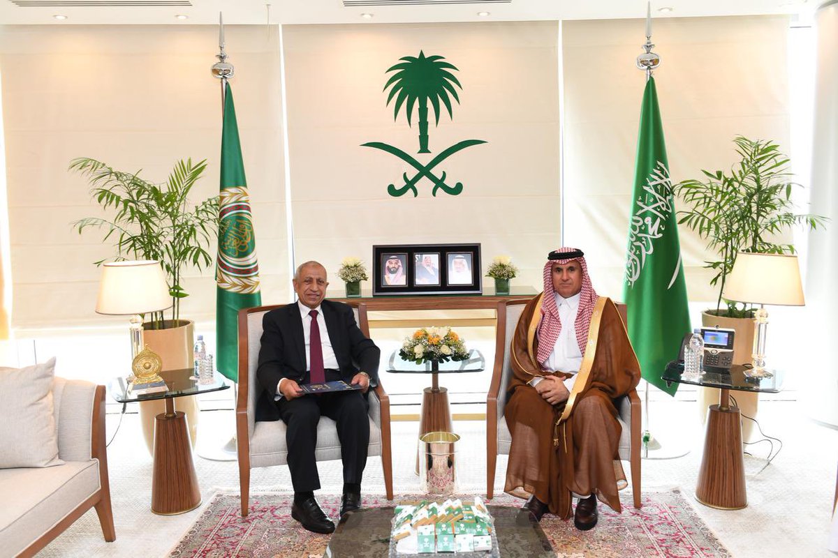 استقبل سعادة المندوب الدائم السفير / عبدالعزيز بن عبدالله المطر  بمكتبه بمقر الوفد سعادة الدكتور/  اسماعيل عبدالغفار فرج  "رئيس الأكاديمية العربية للعلوم والتكنولوجيا والنقل البحري ". و خلال اللقاء تم تبادل الأحاديث الودية والقضايا ذات الإهتمام المشترك.
<a href="/azizalmatar11/">عبدالعزيز المطر</a> 
<a href="/AASTMTeg/">Arab Academy For Science and Technology (AASTMT)</a>