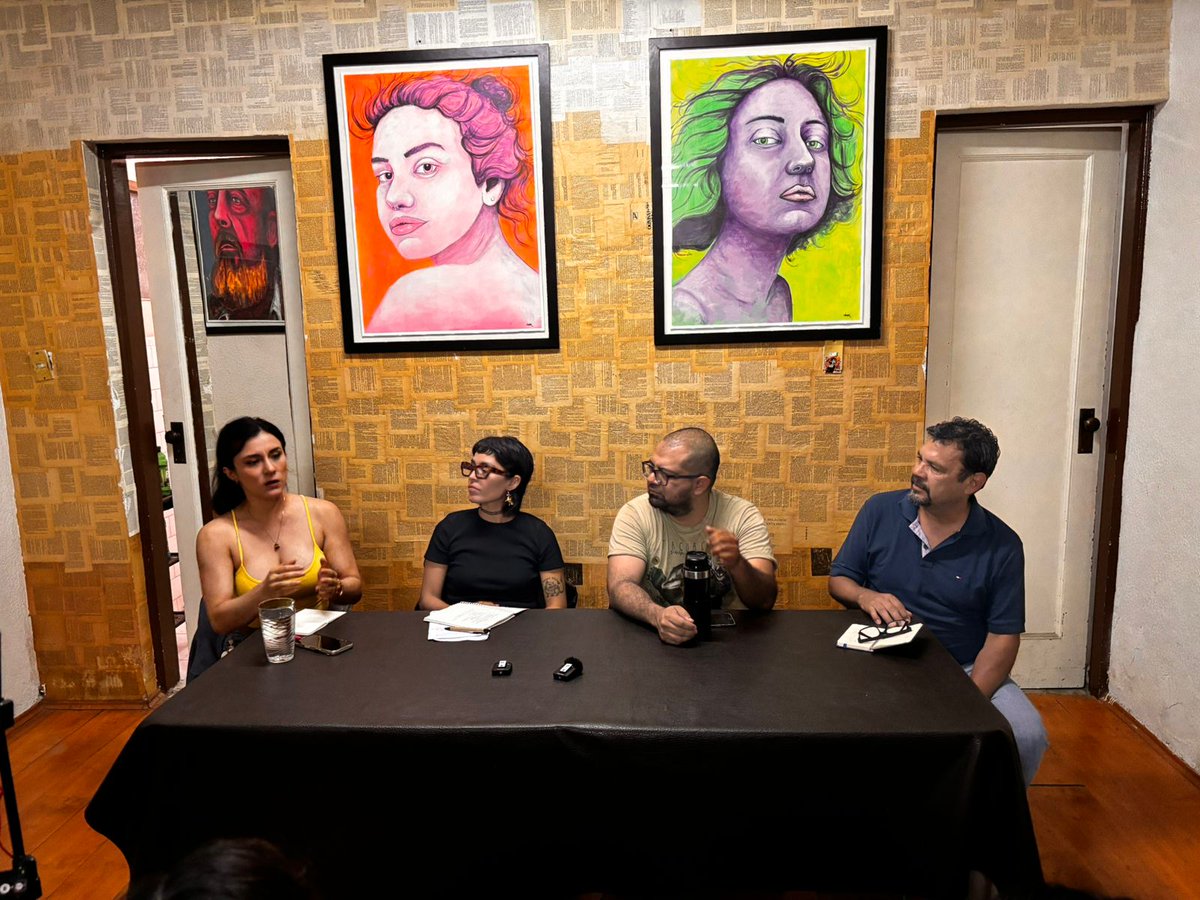 redespoder.com/noticias/deter…
Colectivos, ciudadanos y ciudadanas laguneras se reunieron en <a href="/tintacafebreria/">la tinta</a>  para sostener un diálogo circular sobre el deterioro ambiental de la Comarca Lagunera y las rutas que se podrían abordar para luchar en defensa del ecosistema.