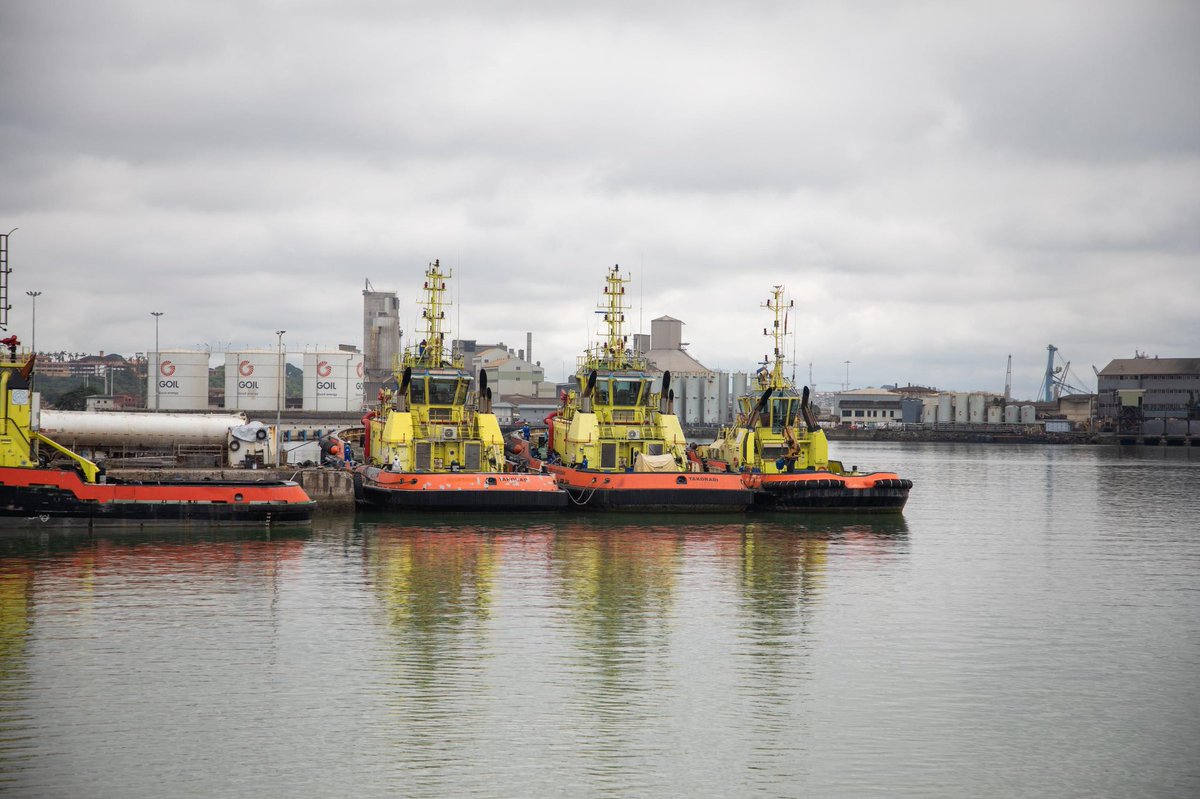 MaritimeGhana's tweet image. 2. Lead Inspector, Mr. Mustapha Adama, noted major improvements, with most past recommendations implemented. This proactive approach is strengthening port security and reinforcing Takoradi’s role in global trade.

#ISPSCode #PortSecurity