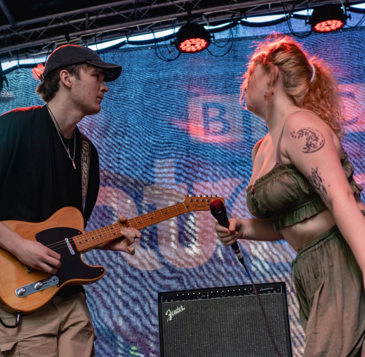 its guitarist Wills birthday today!!
SAY HAPPY 21 TO THIS LOSER