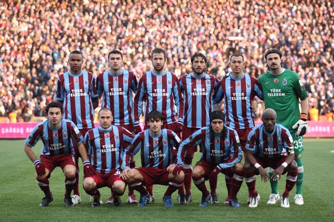 <a href="/Fenerbahce/">Fenerbahçe SK</a> 2010-2011 ŞAMPİYONU TRABZONSPOR’DUR. HAKKIMIZI HELAL ETMİYORUZ! YÜZÜNÜZ GÜLMESİN!