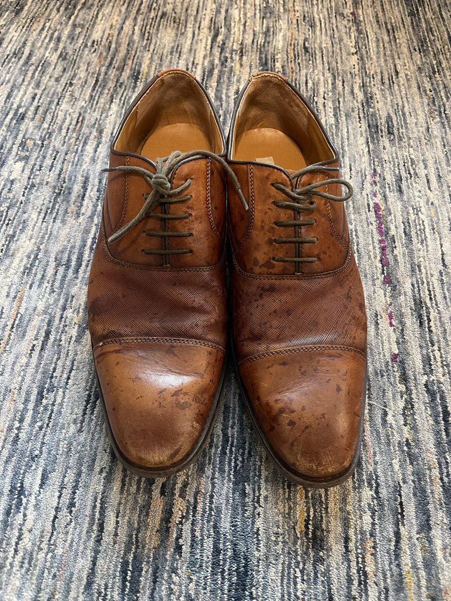 cowboyshine's tweet photo. Before and after…

Need shoes or boots restored dm me!

#beforeandafter #cowboyshine #cowboyshinedfw #oldtonew #justaprofessionalpolish #shoeshine #shoelover #dressshoes #bestshoeshine #shoeshineservice https://t.co/nACA1L6Pps