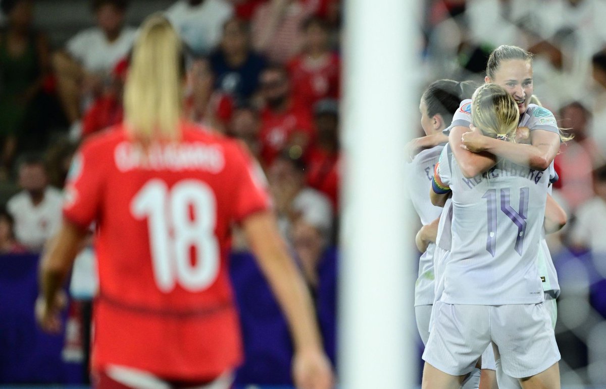 Caroline Graham tweet media