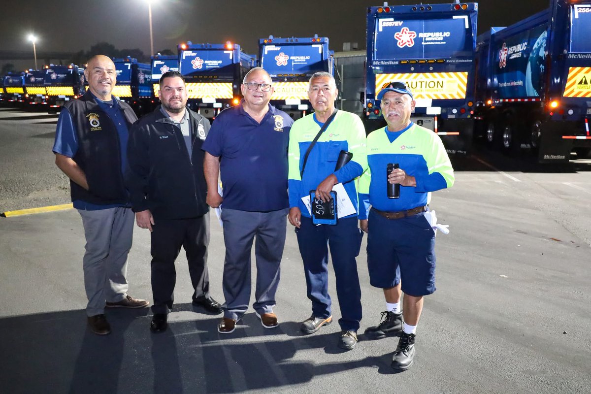 Teamsters Local 396 (@local_396) on Twitter photo 🚛✊ Teamsters Local 396 President Alex Moran, Recording Secretary Juan Casales, and our Sanitation Staff visited members at <a href="/RepublicService/">Republic Services</a> Anaheim to reinforce a powerful message: solidarity is our strongest tool in enforcing our contracts
#TeamstersLocal396 🚛✊ Teamsters Local 396 President Alex Moran, Recording Secretary Juan Casales, and our Sanitation Staff visited members at <a href="/RepublicService/">Republic Services</a> Anaheim to reinforce a powerful message: solidarity is our strongest tool in enforcing our contracts
#TeamstersLocal396