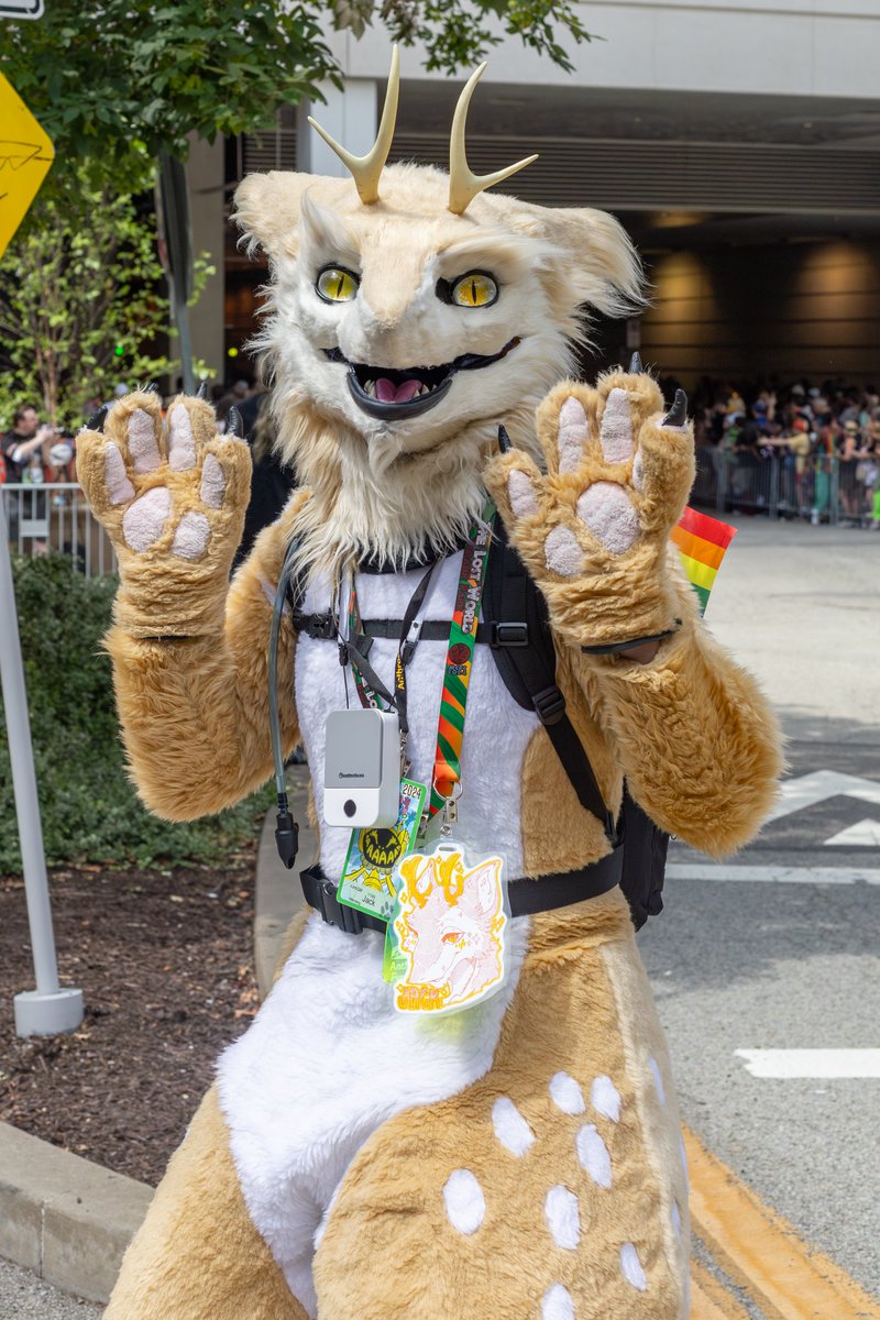 I'll be seeing you critters tomorrow in Pittsburgh ^v^
Don't be a stranger! 🧡