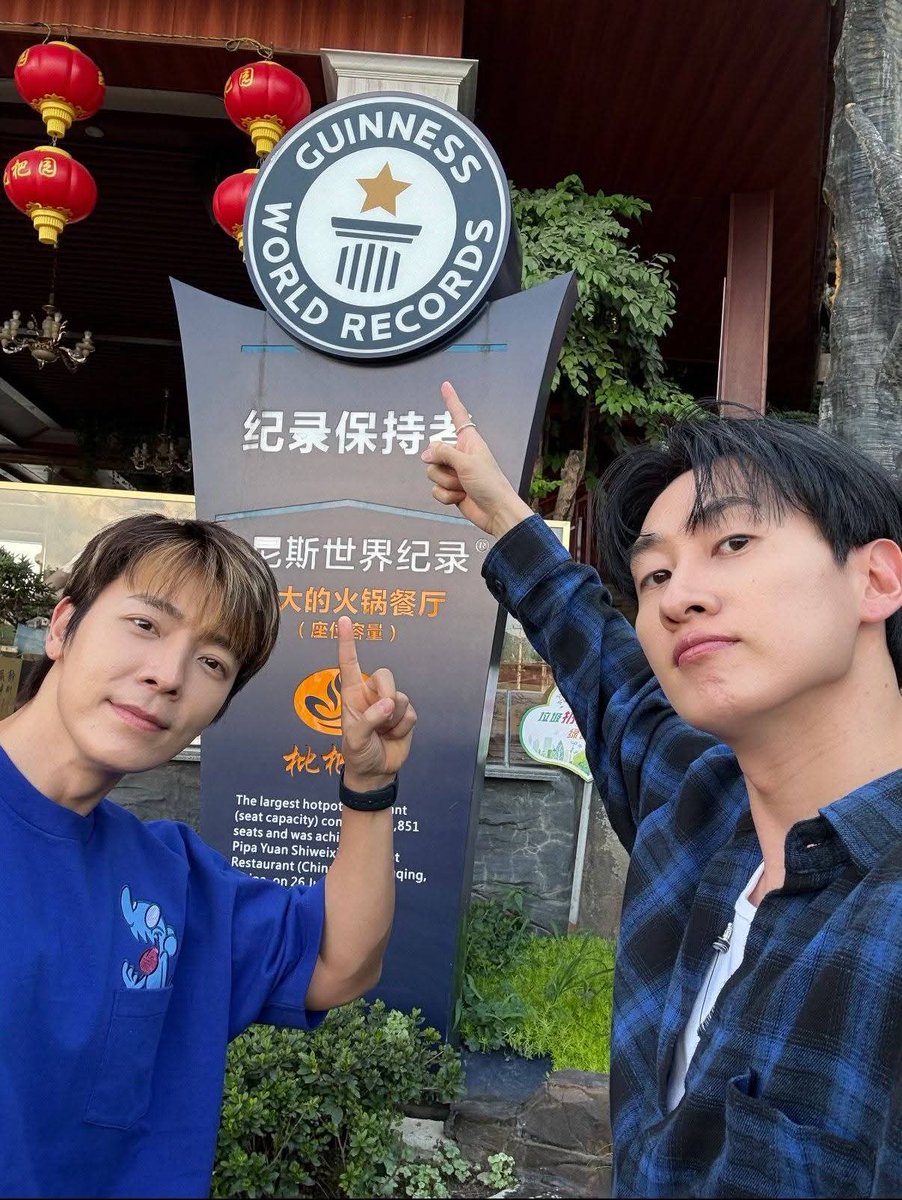 anslipark2921's tweet photo. Cómo no voy a quejarme si Kyuhyun, siendo millonario, se quejó cuando SM le cobró el estacionamiento?
A los D&amp;E les cobran estacionamiento,CEOs de ODE tienen Money,que hay de ELF?
SIN PRECIOS NO COMPRAMOS
#ELF_NO_COMPRA
#OCESA_OUT
#OcesaAnunciaPreciosSS10
@ocesa_kpop @ocesa_total https://t.co/h2vZ7Y3M2O