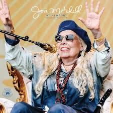 Jonatha10574808's tweet photo. #CaseOfYou #JoniMitchell x #BrandiCarlile (plus, crucially, a more than occasional glimpse of the top of #AllisonRussell’s head 😊)

Returning LIVE to Newport after a long absence to illness, Joni inspired the title of ARs 2nd album The Returner

🇨🇦 https://t.co/EbD2BqPUpE https://t.co/jJyo8L7ebg