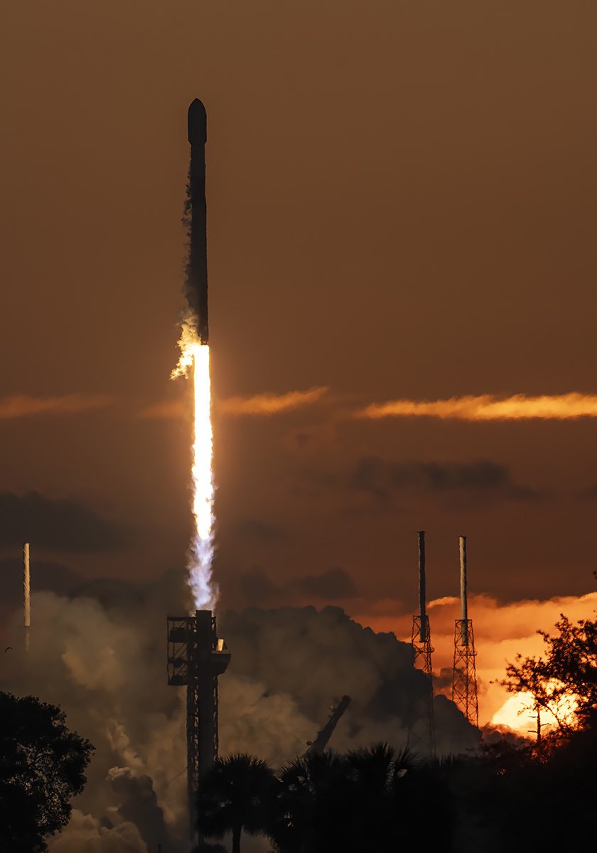 DimaZeniuk's tweet image. SpaceX has completed its 500th launch of the Falcon 9 rocket