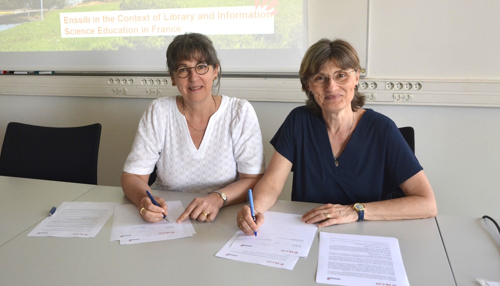 McGillLib's tweet image. 📚🌍 Le 30 juin 2025, @enssib et les Bibliothèques de @McGillu ont signé une convention de partenariat pour renforcer leur collaboration en matières de formation, recherche et rayonnement, tout en intégrant les enjeux sociaux et environnementaux. news.library.mcgill.ca/enssib-and-mcg…