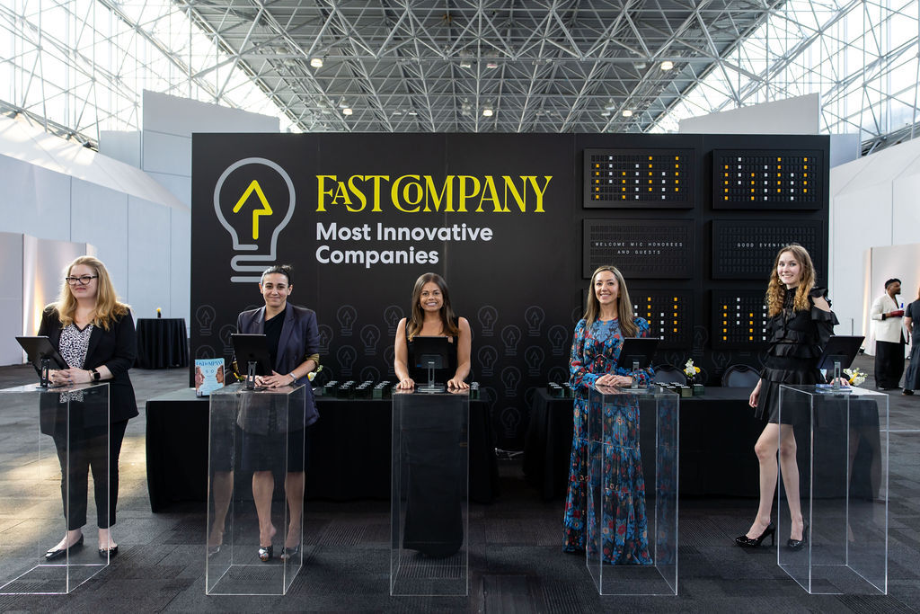 vestaboard's tweet image. Vestaboard joined @FastCompany for their annual Most Innovative Companies Summit & Gala, where hundreds of changemakers came together to celebrate creativity, progress, and impact.
Several Vestaboard displays welcomed guests and shared dynamic messages congratulating honorees,…