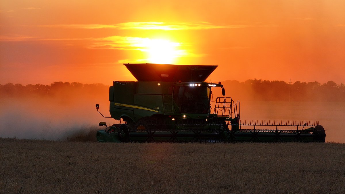 Maguire shares these GREAT #harvest photos. Love seeing them! #Kansas
