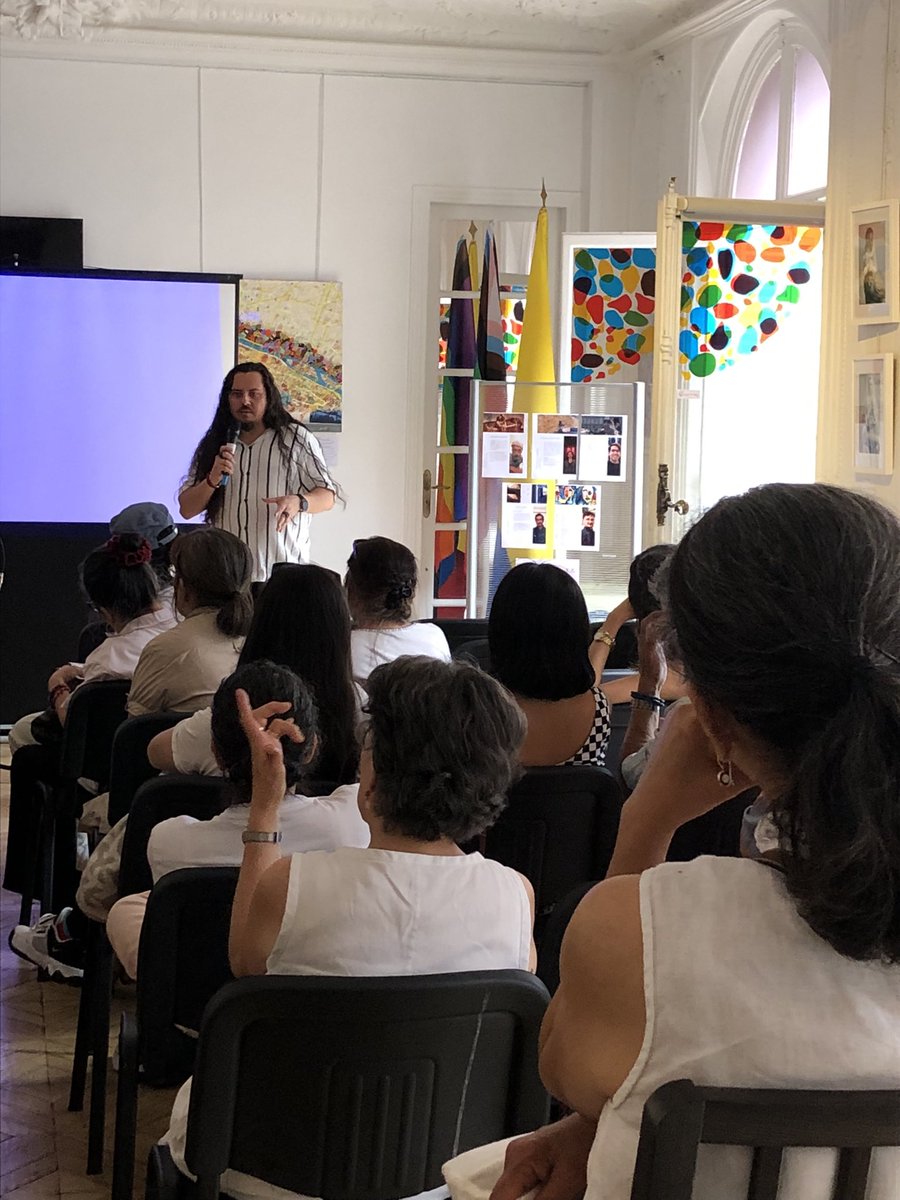 Continuamos en Cabildo abierto en París 🇫🇷 con la organización de una agenda política de futuro para lxs colombianxs en el exterior

Apoyo Internacional al presidente @gustavopetrourrego ante las tentativas de golpe y preparamos las mayorías de un congreso progresista para 2026