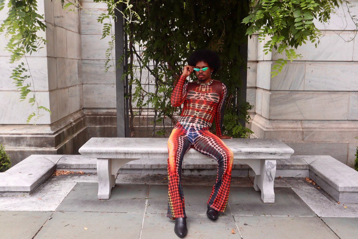 BerryBleupapi's tweet photo. Modern day King sh*t 👑 #70s #blackmen #afro #carribean #photoshoot #model https://t.co/miS2uexaBA