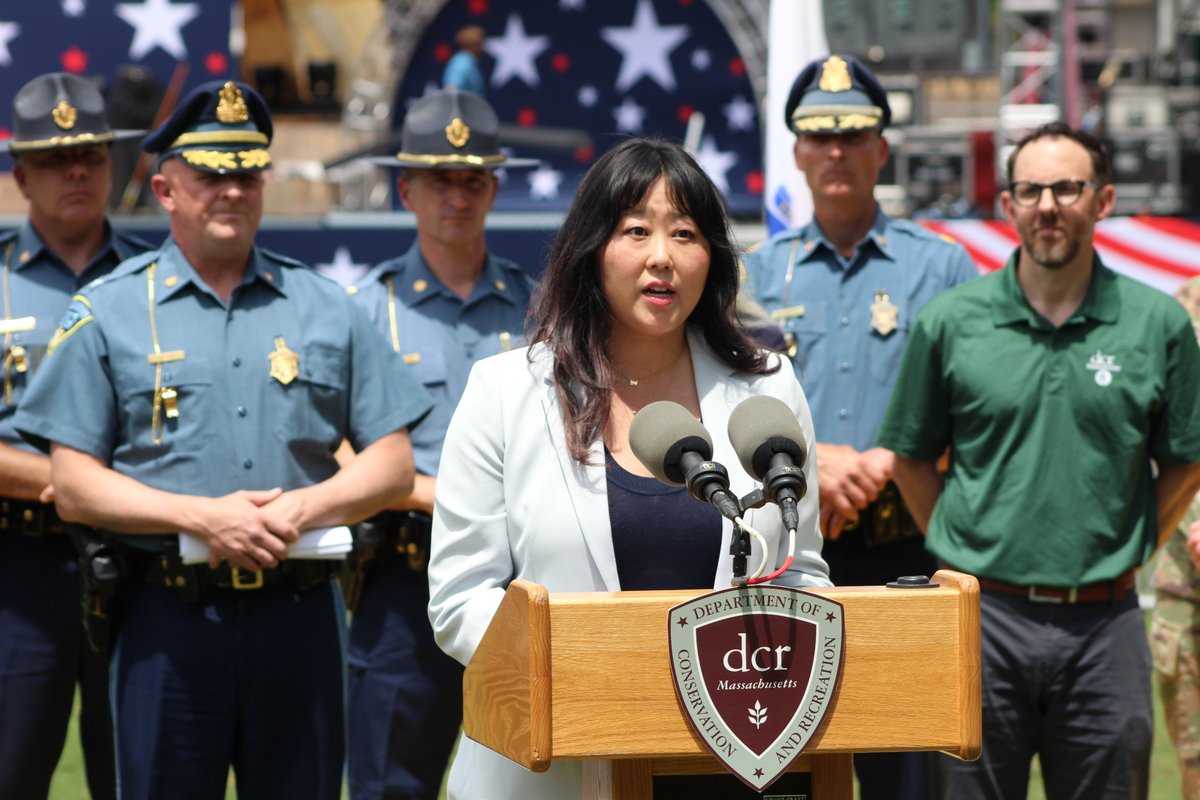 EOPSS's tweet image. 🎆 The 4th of July is here, and so are we!
Today, Undersecretary Gina Kwon joined our team of federal, state, and local partners who have spent months preparing for one of Massachusetts’ most beloved traditions: the Boston Pops Fireworks Spectacular and celebrations across the…