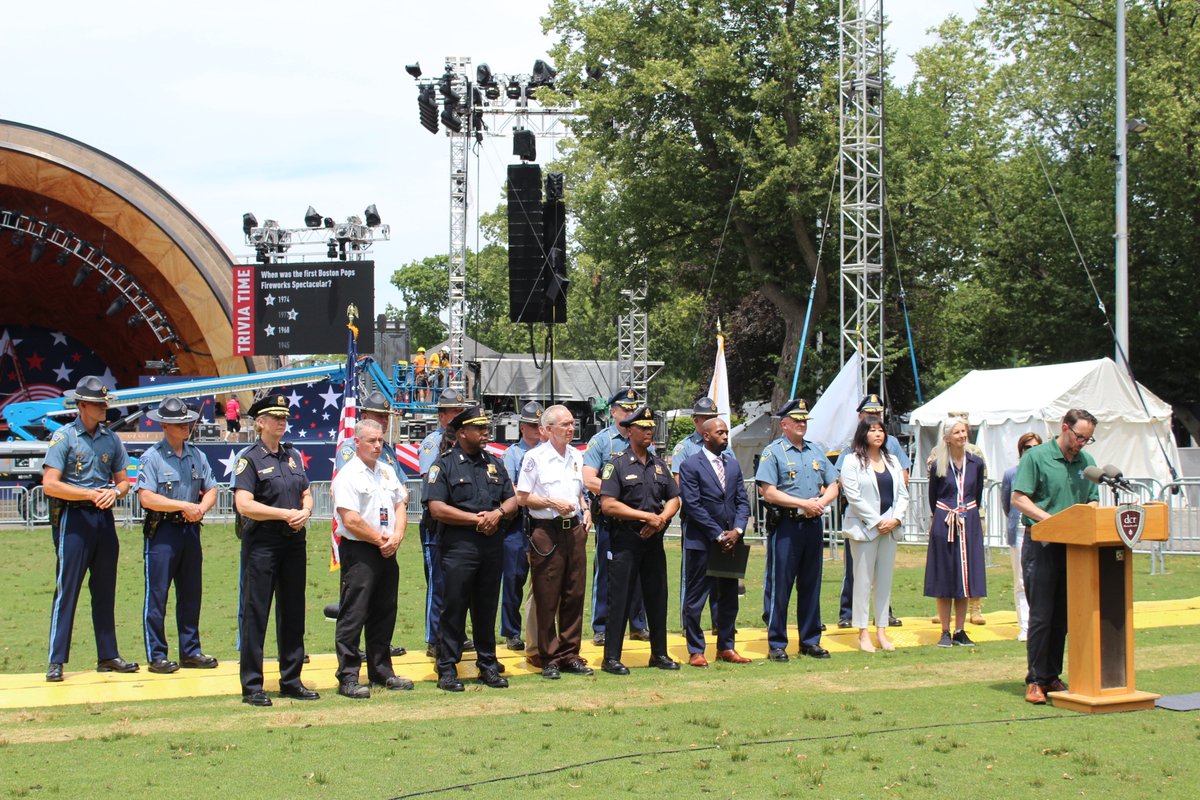 EOPSS's tweet image. 🎆 The 4th of July is here, and so are we!
Today, Undersecretary Gina Kwon joined our team of federal, state, and local partners who have spent months preparing for one of Massachusetts’ most beloved traditions: the Boston Pops Fireworks Spectacular and celebrations across the…
