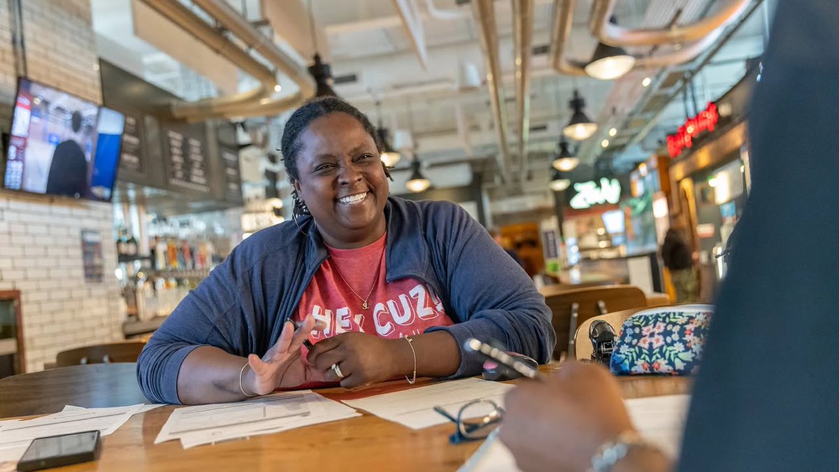 OhioState's tweet image. With a passion for food and an eye for business, one Buckeye alumna is cooking up a career that feeds both purpose and people. π½οΈ β€οΈ go.osu.edu/C6ZZ