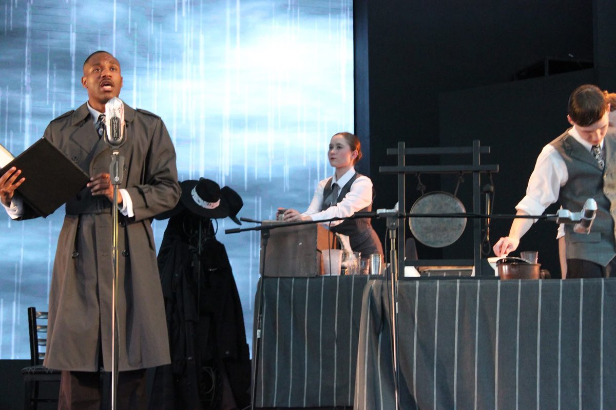 Happy Closing to the SENSATIONALLY TALENTED cast and crew of Vintage Hitchcock: A Live Radio Play!

After a completely sold out run, tonight marks the end of this incredibly witty and hilarious show.

📻🎪💚🧡