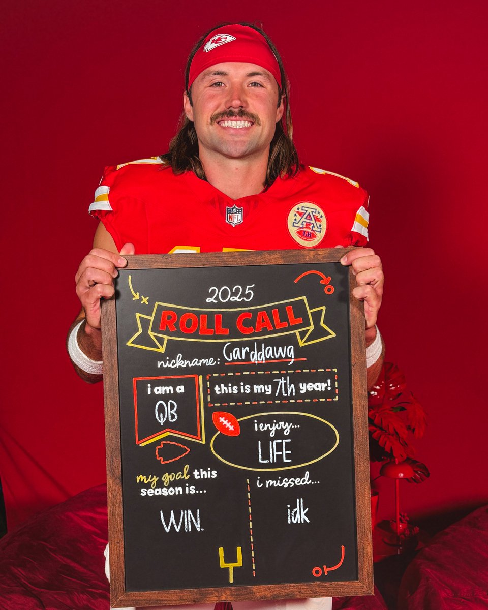 Chiefs's tweet photo. Quarterbacks clockin' in ⏰ https://t.co/y17bLzu1Jf