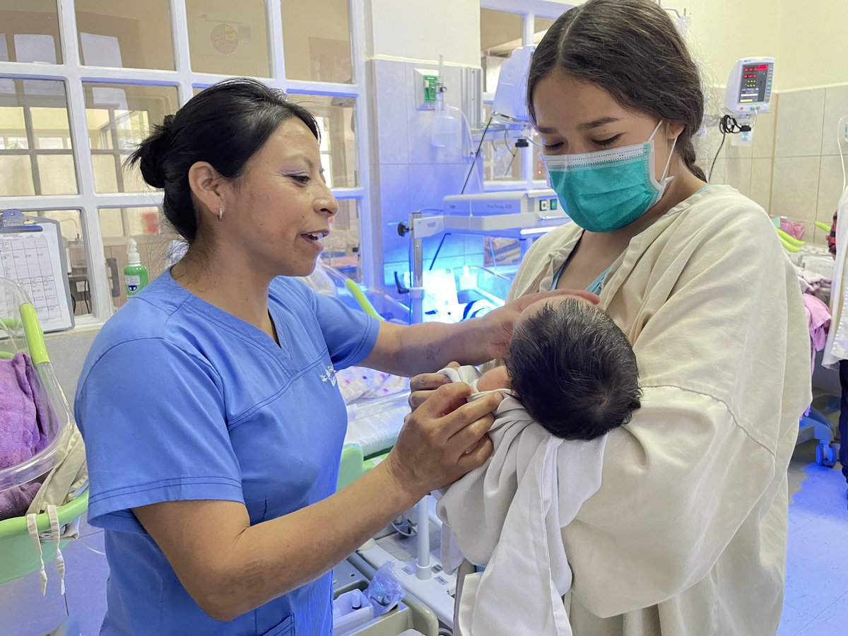 Es de gran satisfacción mirar a diario las sonrisas de muchas más familias por la atención brindada en en el servicio de neonatología. 

Cada vez son más pacientes  agradecidas por cada palabra de aliento, por cada gesto de amor hacia sus recién nacidos y sus familias.