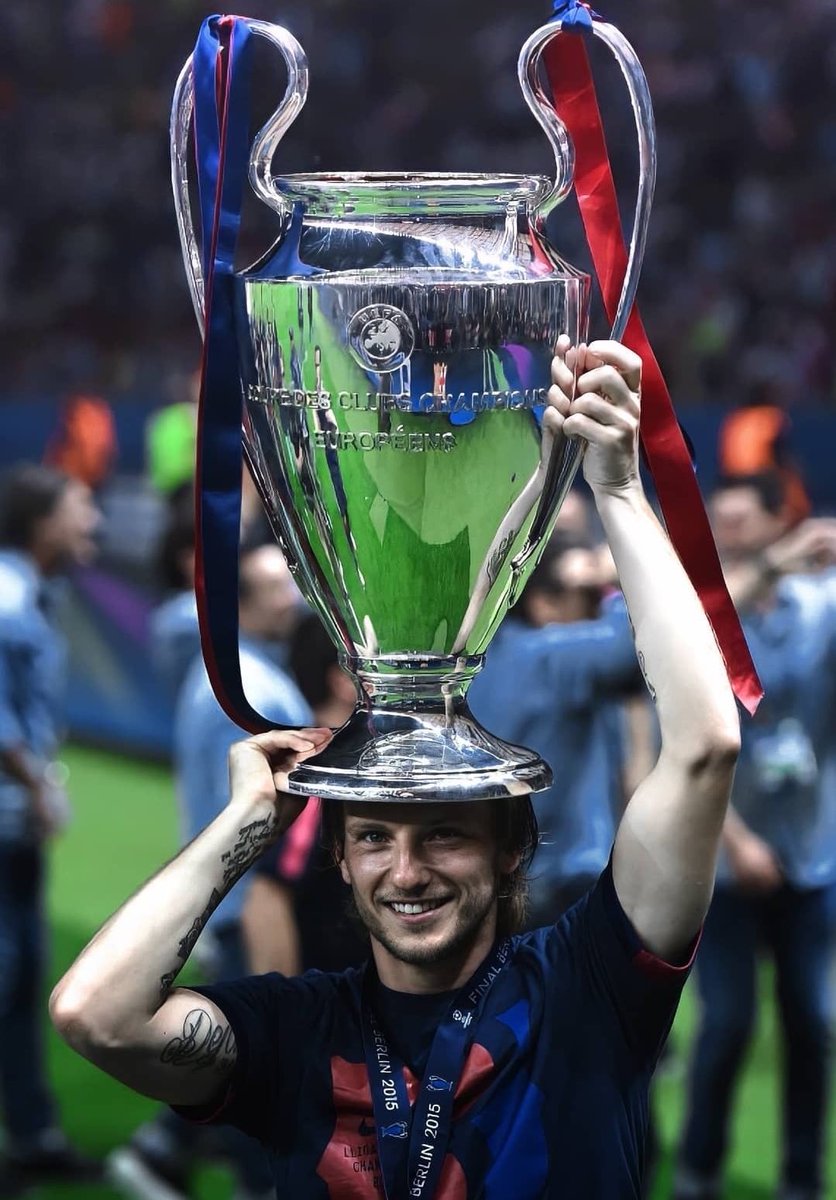 ReshadFCB's tweet image. Ivan Rakitic’s coach has announced that the midfielder has retired ❤️ 

Underrated.