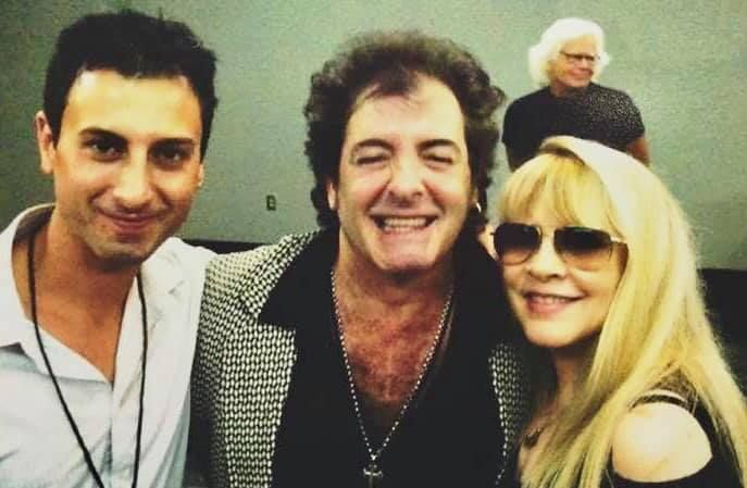 Stevie Nicks, Billy Burnette Jr &amp; Billy Burnette

(Walter Egan)

2012