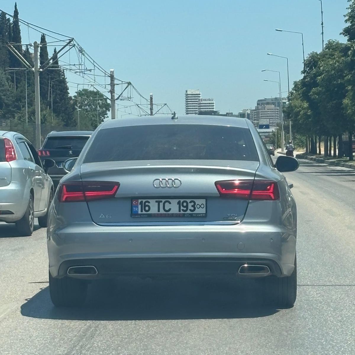 ZamHaberAjans's tweet photo. Bursa'da görüntülenen bir araç plakası. https://t.co/wLwpriOsf3