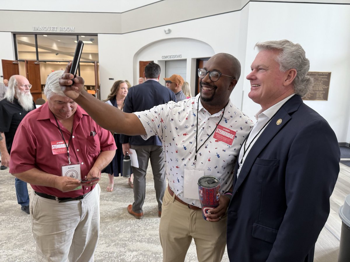 10thDGeorgiaGOP's tweet image. Happy birthday to our Congressman @MikeCollinsGA 

Thank you for everything you do for the people of our district and the entire state of Georgia 🫡