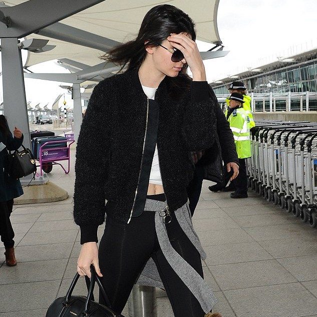 RPTMZNews's tweet photo. 𝗩𝗶𝗼𝗹𝗲𝘁 𝗝𝗼𝗻𝗲𝘀 (@flowersunnss)  arriving at the Milan airport for the @RPFashionWeeks during the #MFWRP https://t.co/S3780qOgpU