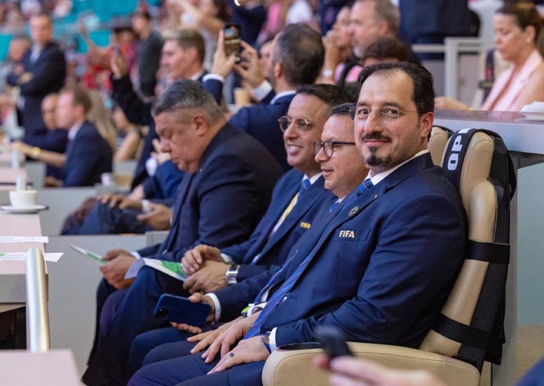 fsliebe's tweet photo. الساعة 6 : الهلال يتفق مع حمدالله 
الساعة 6:30 : حمدالله لاعبا للهلال 
الساعة 7 : الهلال يطلب من الاتحاد السعودي تقديم موعد الفترة 
الساعة 7:10 : الاتحاد السعودي يوافق على طلب الهلال ! 

😱

الله يخلي الريس الله يطول عمره 😂 https://t.co/yEvgjAvjmO