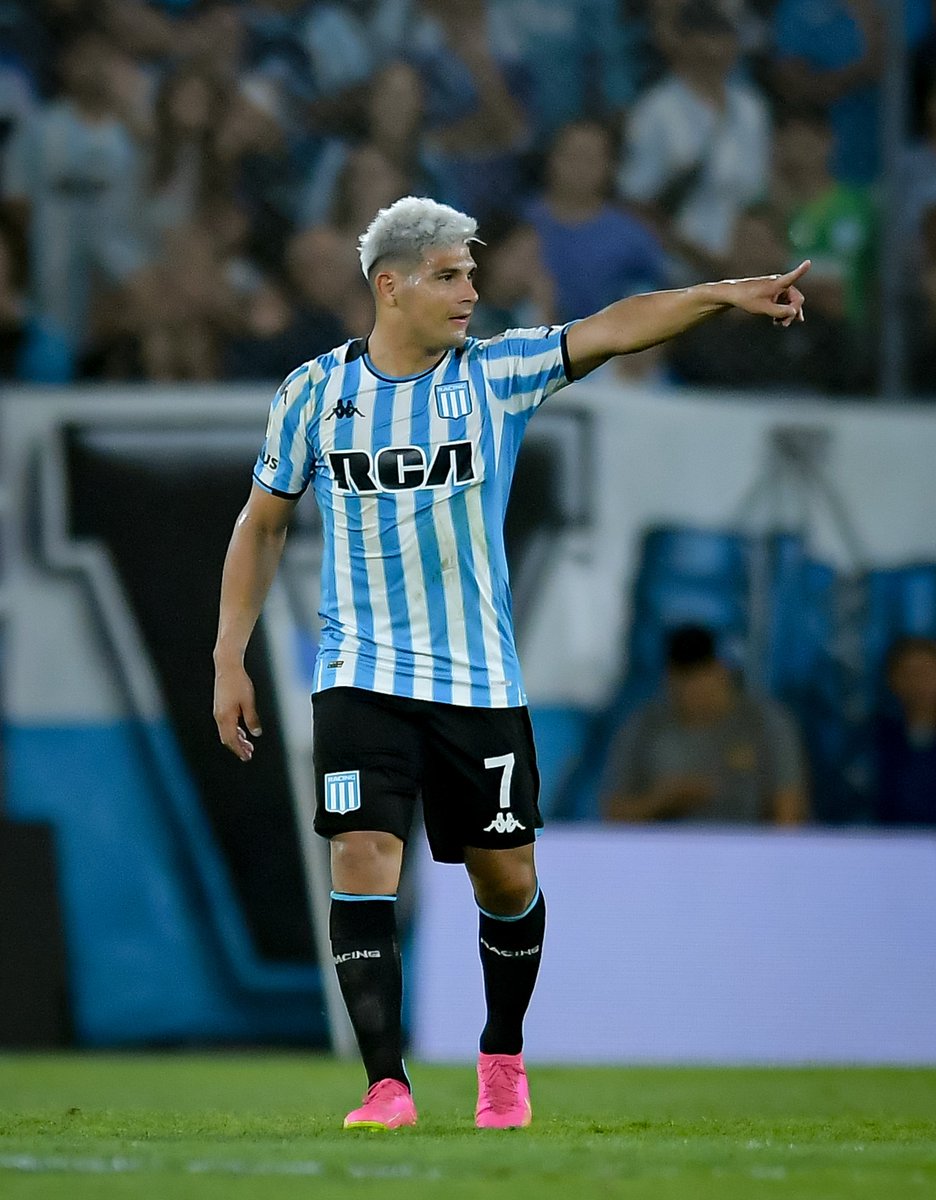 "¿Maxi Salas? La palabra es decepción. River no respetó la palabra, el jugador ejecutó la cláusula y se fue. A Gallardo no lo veo hace más de un año. Entiendo que llamar a los futbolistas es una práctica habitual de él. Sé que no es el único. Yo no lo haría, sobre todo con un