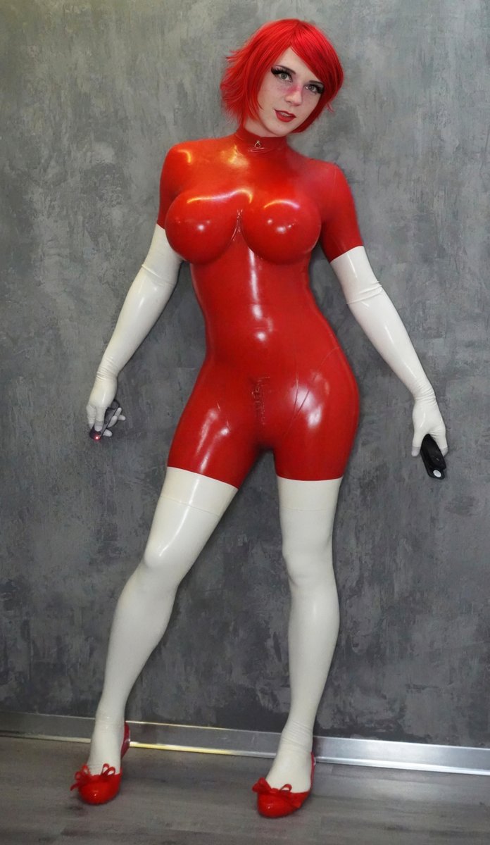 Last Sunday online, first time white gloves and stockings with red 0.25 latex catsuit shortie. Which is 3+ years old and still fine ;)) 🎉 My latex Breast Implants Catsuit is available to order at latexirime.com