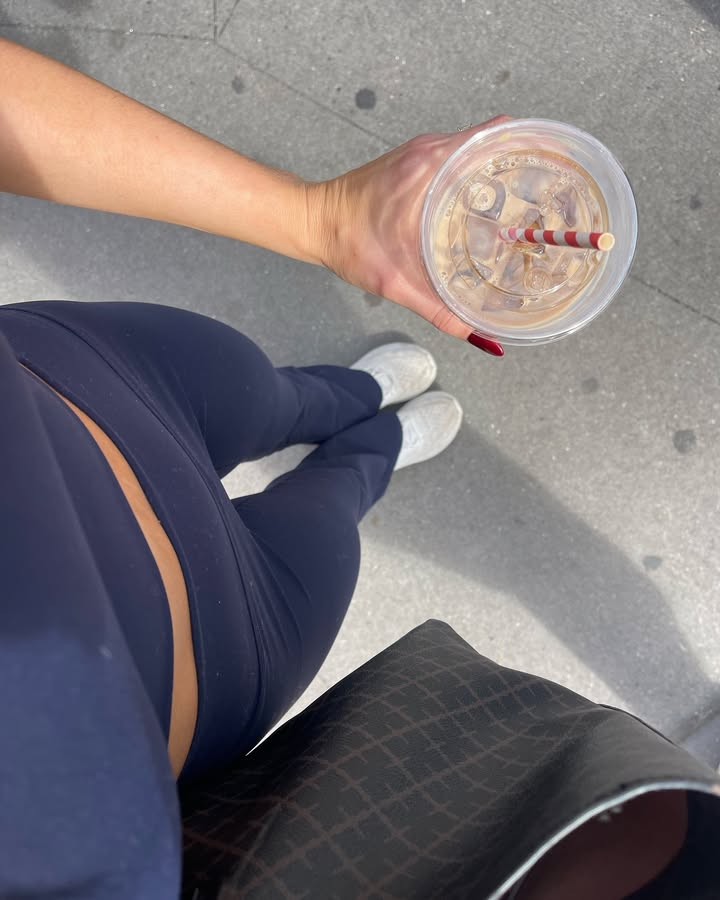 aanggiutama's tweet photo. Come on, let's have a coffee date with me after lunch, love 😍😍 https://t.co/6LxFLZ0xfg